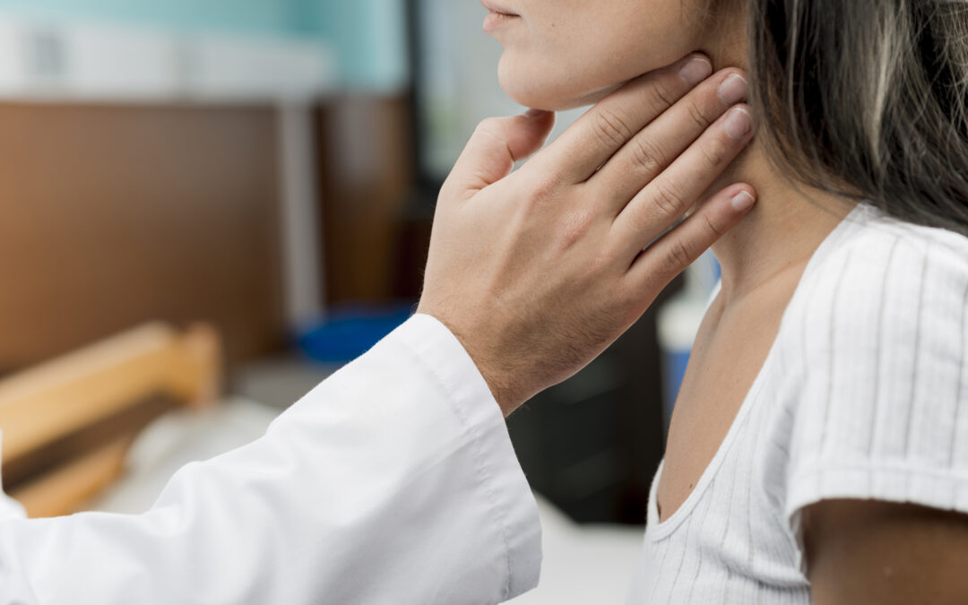 Comment l’alimentation peut influencer le traitement pour la thyroïde 